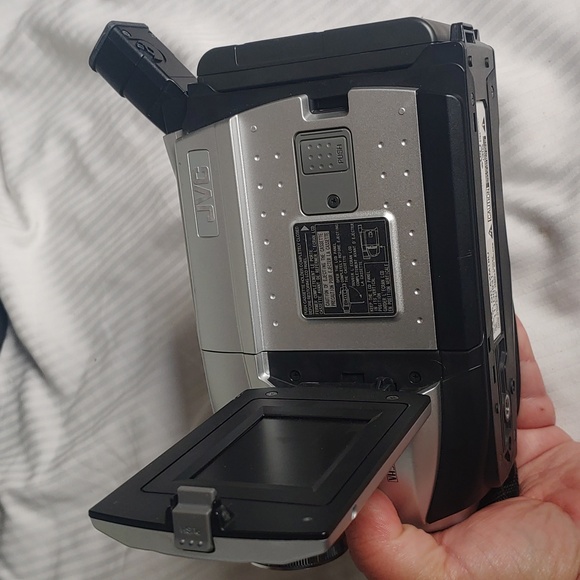 JVC compact VHS/Digital recorder - Picture 7 of 7